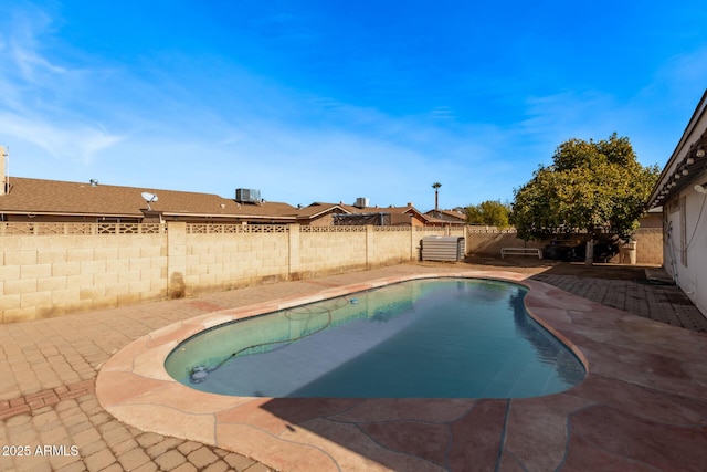 6408 W College Dr, Phoenix, AZ 85033 - view of swimming pool featuring a patio