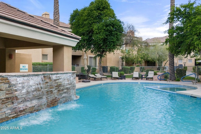 7887 N 16th St Unit 226, Phoenix, AZ 85020 - community pool with fence and a patio