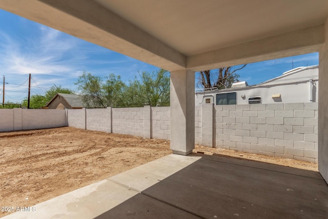 11474 N 79th Dr, Peoria, AZ 85345 - fenced backyard with a patio area