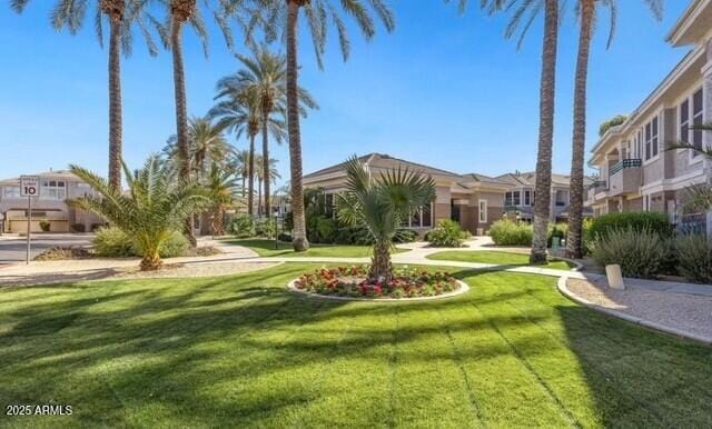 15221 N Clubgate Dr Unit 2096, Scottsdale, AZ 85254 - view of home's community featuring a yard and a residential view