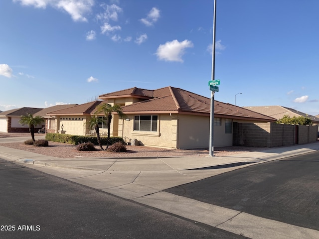 view of front facade featuring a garage