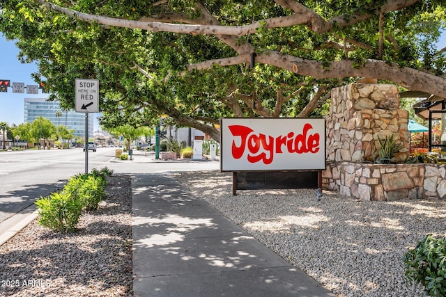 view of community / neighborhood sign