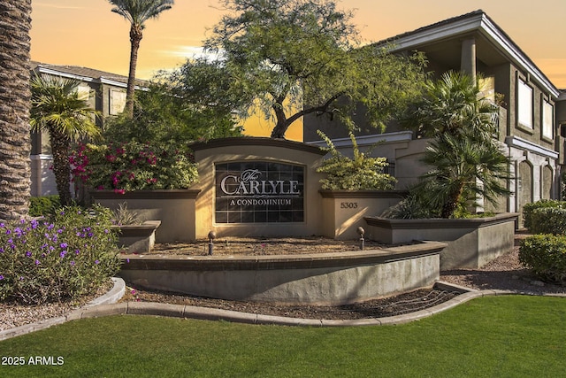 view of community / neighborhood sign