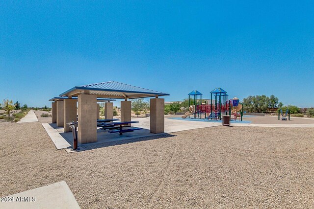 1336 W Hess Ave, Coolidge, AZ 85128 - surrounding community with a gazebo