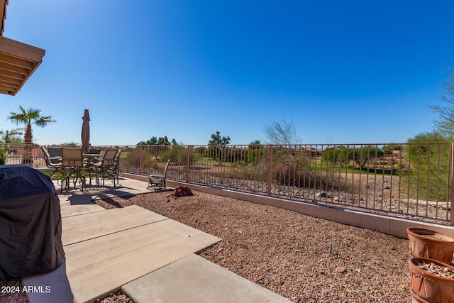 11553 W Sonoran Ct, Surprise, AZ 85378 - view of yard featuring a patio