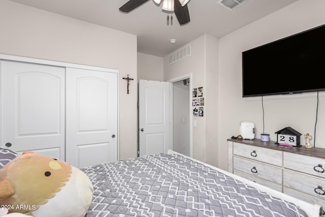 bedroom featuring a closet and ceiling fan