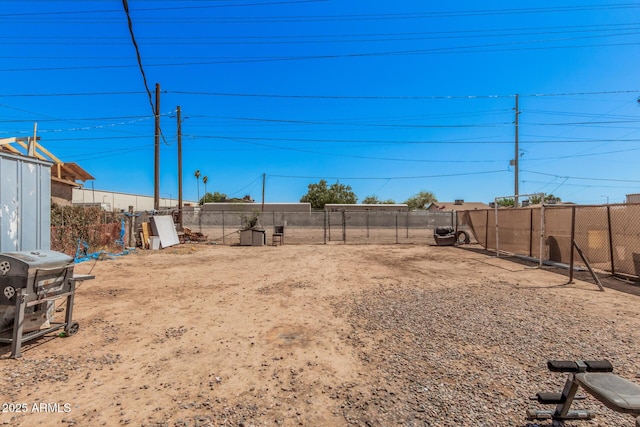 3913 W Sherman St, Phoenix, AZ 85009 - view of yard