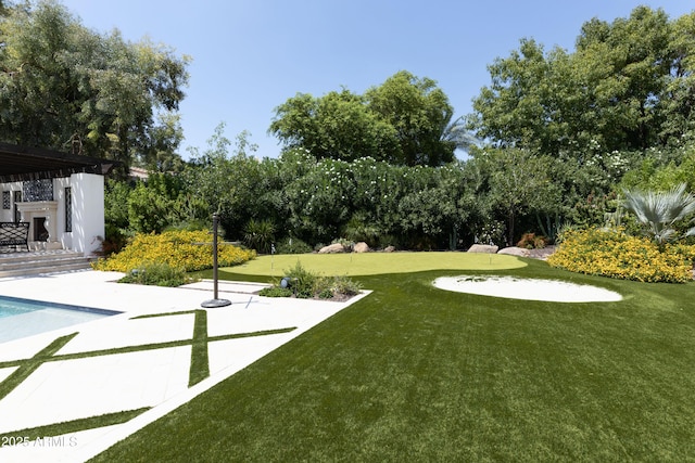 view of yard featuring a patio