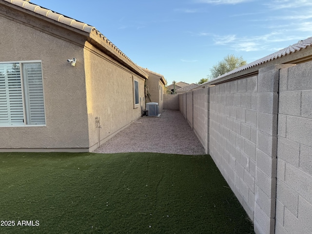 view of yard with cooling unit