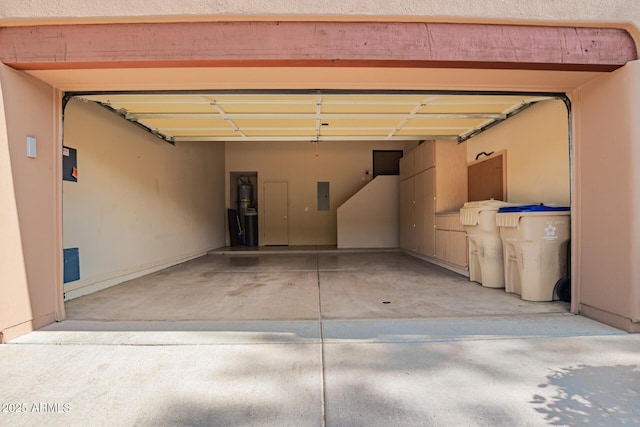 13600 N Fountain Hills Blvd Unit 501, Fountain Hills, AZ 85268 - garage featuring electric panel and concrete driveway