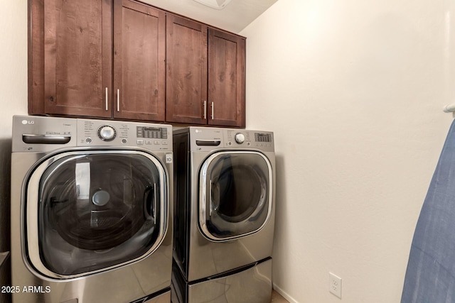 2149 E Aire Libre Ave, Phoenix, AZ 85022 - laundry area featuring washing machine and clothes dryer and cabinet space