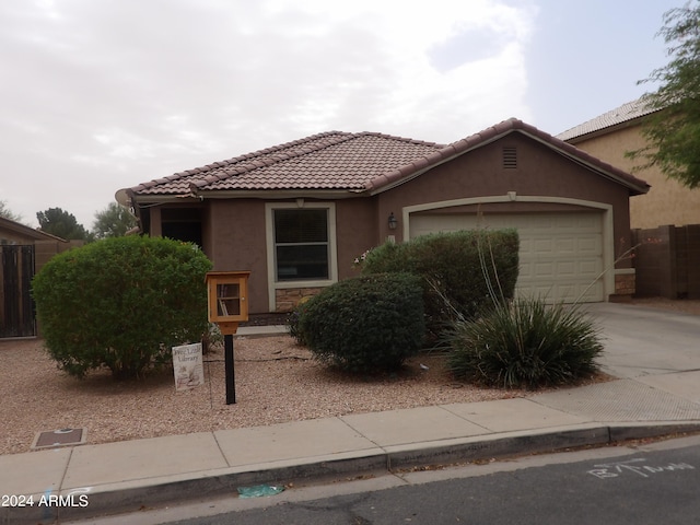 view of front of house featuring a garage