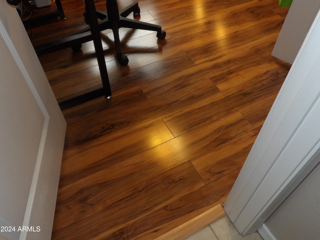 room details featuring hardwood / wood-style floors