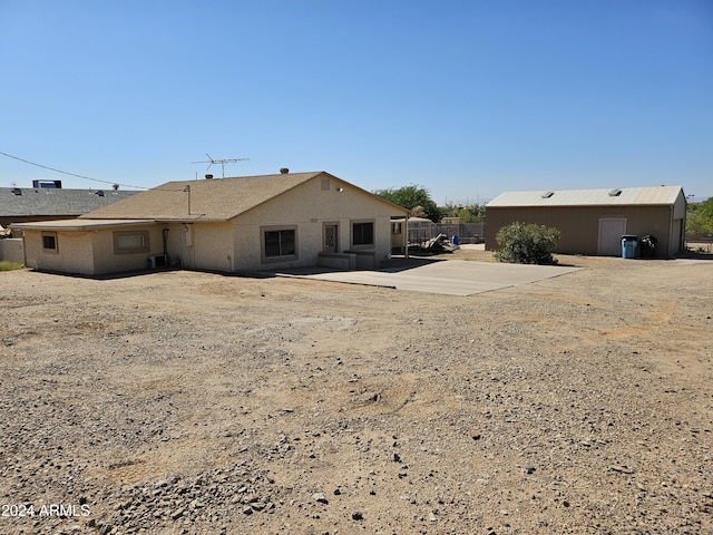 1607 W Shangri La Rd, Phoenix, AZ 85029 - back of house with fence