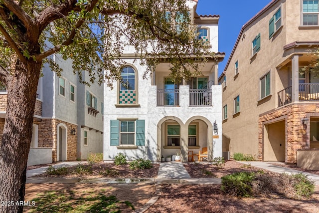 view of front of property featuring stucco siding