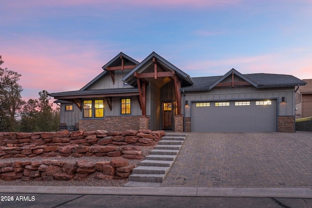 craftsman house featuring a garage