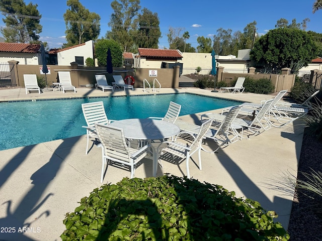 1500 N Markdale Unit 68, Mesa, AZ 85201 - community pool with a patio