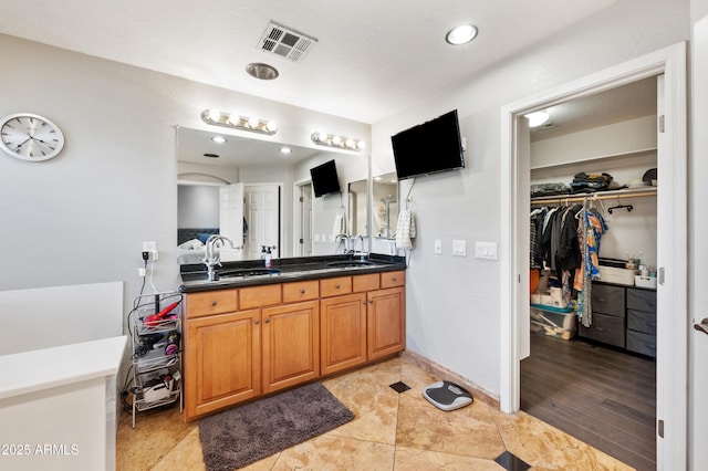 bathroom with vanity