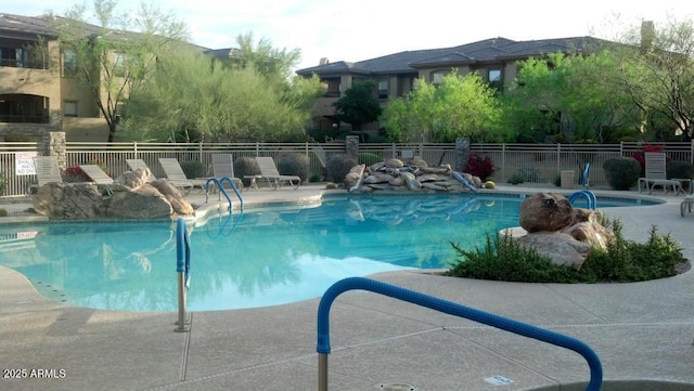 20121 N 76th St Unit 2021, Scottsdale, AZ 85255 - community pool with a patio area