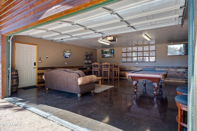 2295 Bison Ranch Trl, Overgaard, AZ 85933 - garage featuring a garage door opener