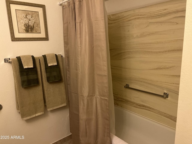9679 W Cinnabar Ave Unit B, Peoria, AZ 85345 - full bath featuring shower / tub combo