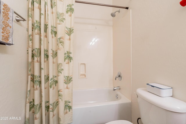 170 E Canary Ct, San Tan Valley, AZ 85143 - bathroom with toilet and shower / bath combo