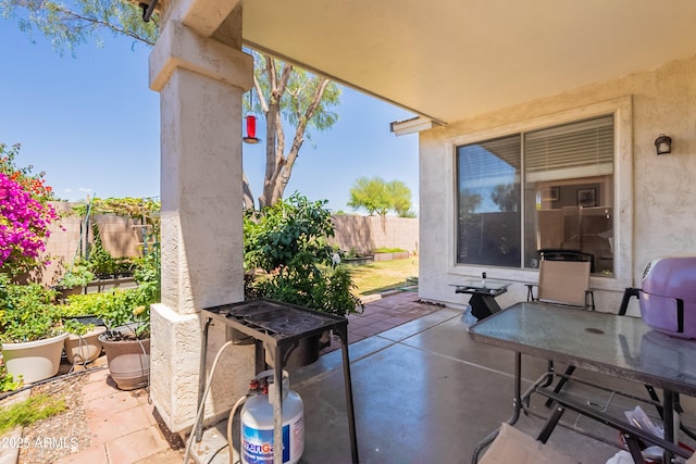 170 E Canary Ct, San Tan Valley, AZ 85143 - view of patio featuring fence
