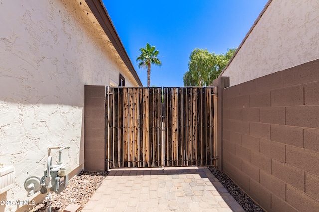6805 S Sapphire Way, Chandler, AZ 85249 - gate with fence