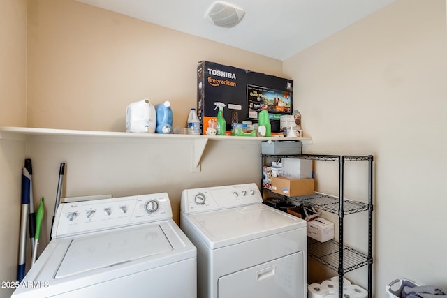 5734 S 21st Pl, Phoenix, AZ 85040 - laundry area with washer and clothes dryer