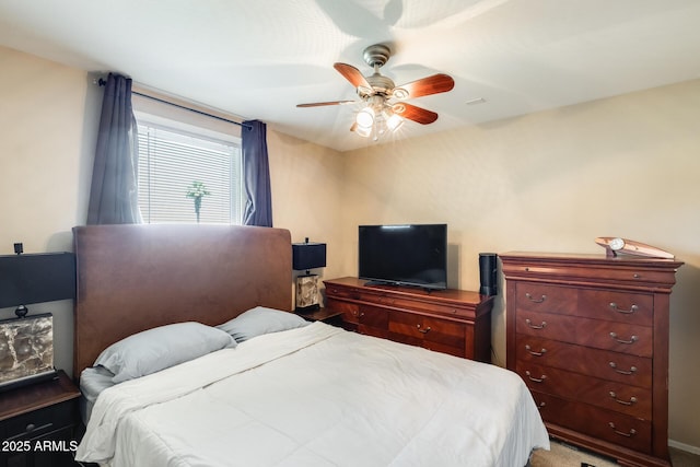 5734 S 21st Pl, Phoenix, AZ 85040 - bedroom featuring a ceiling fan