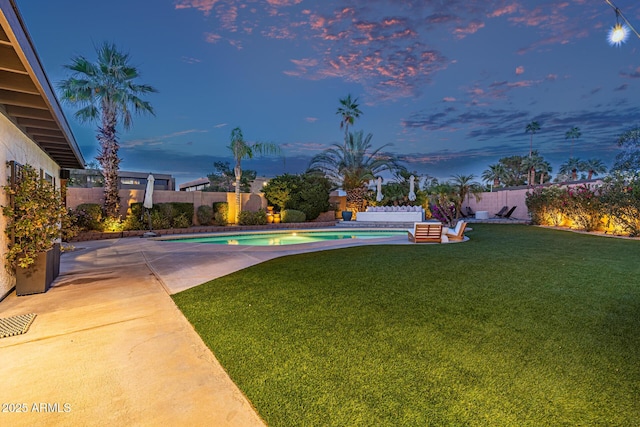 7821 N Via De La Sombre, Scottsdale, AZ 85258 - view of yard featuring a patio