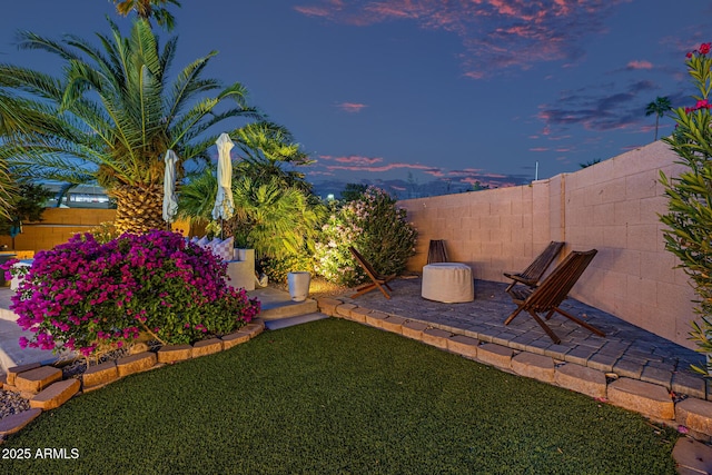 7821 N Via De La Sombre, Scottsdale, AZ 85258 - fenced backyard with a patio