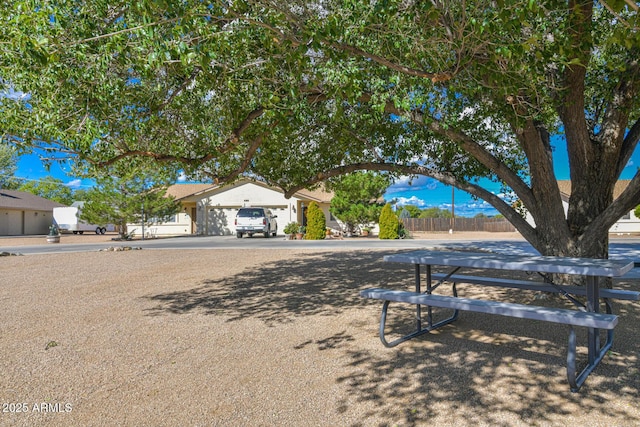 860 W Rd 1 S, Chino Valley, AZ 86323 - ranch-style house with fence