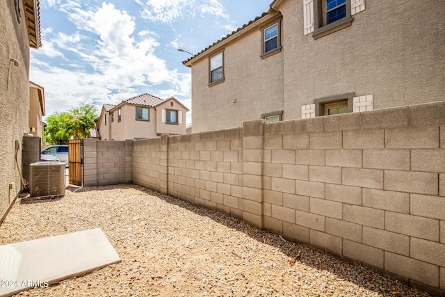 view of yard featuring central AC