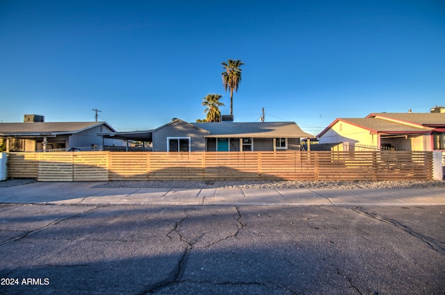 view of front of property