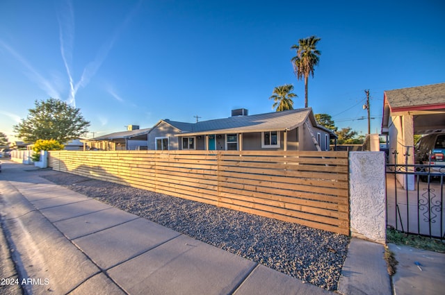 view of front of property