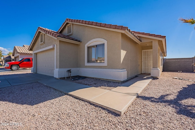 view of front of house featuring a garage