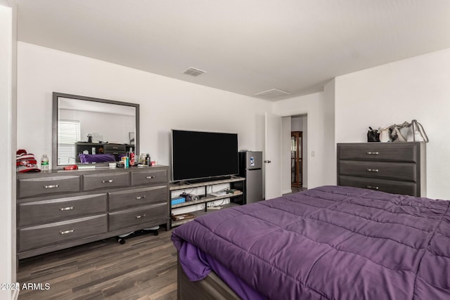 910 W Prior Ave, Coolidge, AZ 85128 - bedroom featuring dark wood finished floors