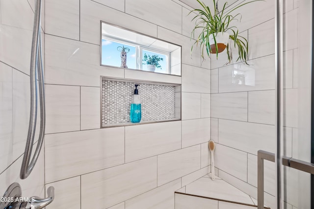 14830 N 28th Pl, Phoenix, AZ 85032 - bathroom featuring tiled shower