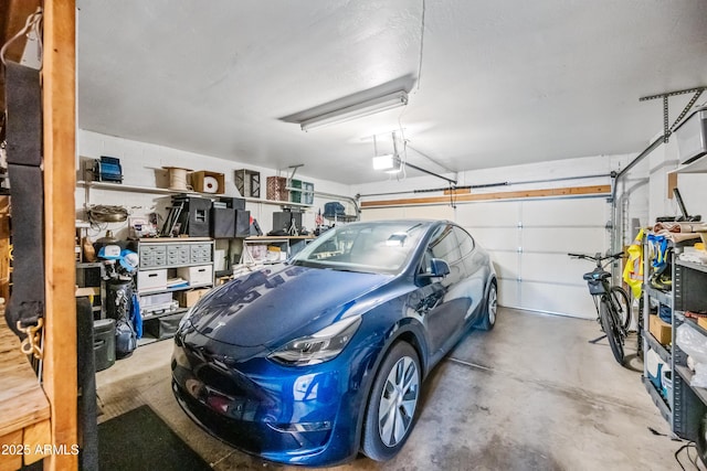 14830 N 28th Pl, Phoenix, AZ 85032 - garage with a garage door opener