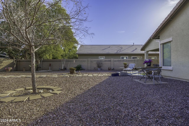 view of yard featuring a patio