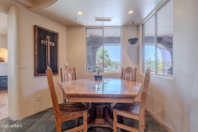 8606 E Arroyo Seco Rd, Scottsdale, AZ 85266 - dining space featuring recessed lighting