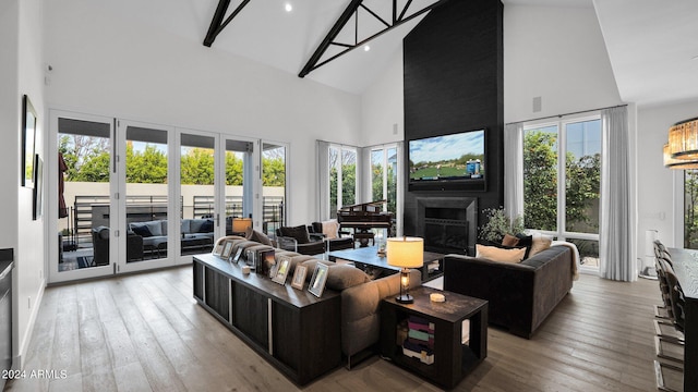 sunroom / solarium with vaulted ceiling