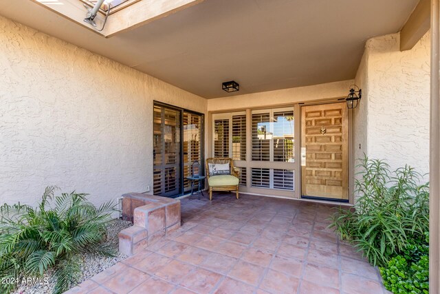 4525 N 66th St Unit 70, Scottsdale, AZ 85251 - living room with light wood-type flooring and ceiling fan