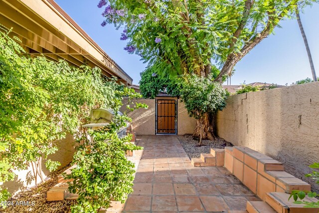 4525 N 66th St Unit 70, Scottsdale, AZ 85251 - view of swimming pool with a patio