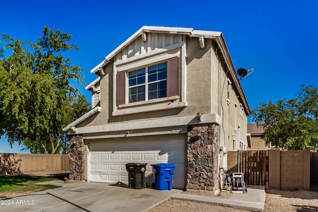 view of front facade with a garage