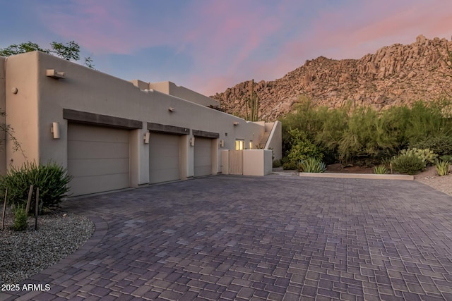 25825 N 106th Way, Scottsdale, AZ 85255 - garage with a mountain view