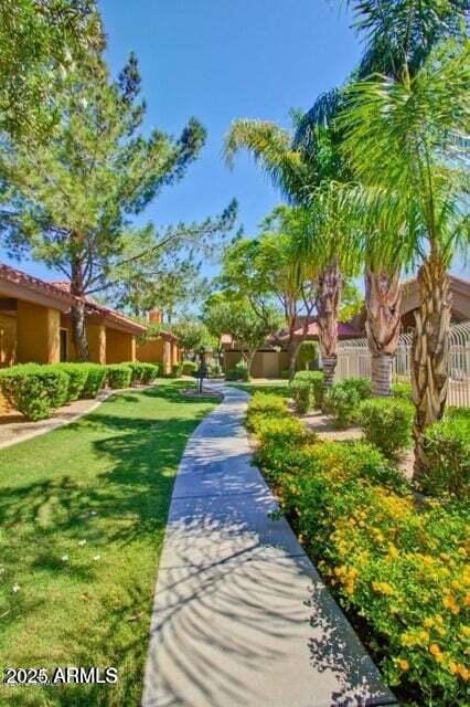 2929 W Yorkshire Dr Unit 2118, Phoenix, AZ 85027 - view of community