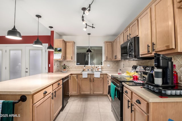 6908 W Sunnyside Dr, Peoria, AZ 85345 - kitchen featuring black appliances, a sink, light brown cabinetry, light countertops, and a peninsula
