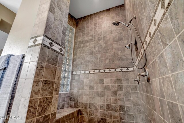 42023 N Bridlewood Way, Anthem, AZ 85086 - bathroom featuring a tile shower